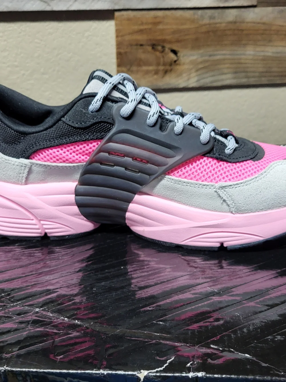 *NEW* Jordan TRunner O/S  Low Shoes Wolf Grey/Pink Blast Size Men 9.5 Women 11